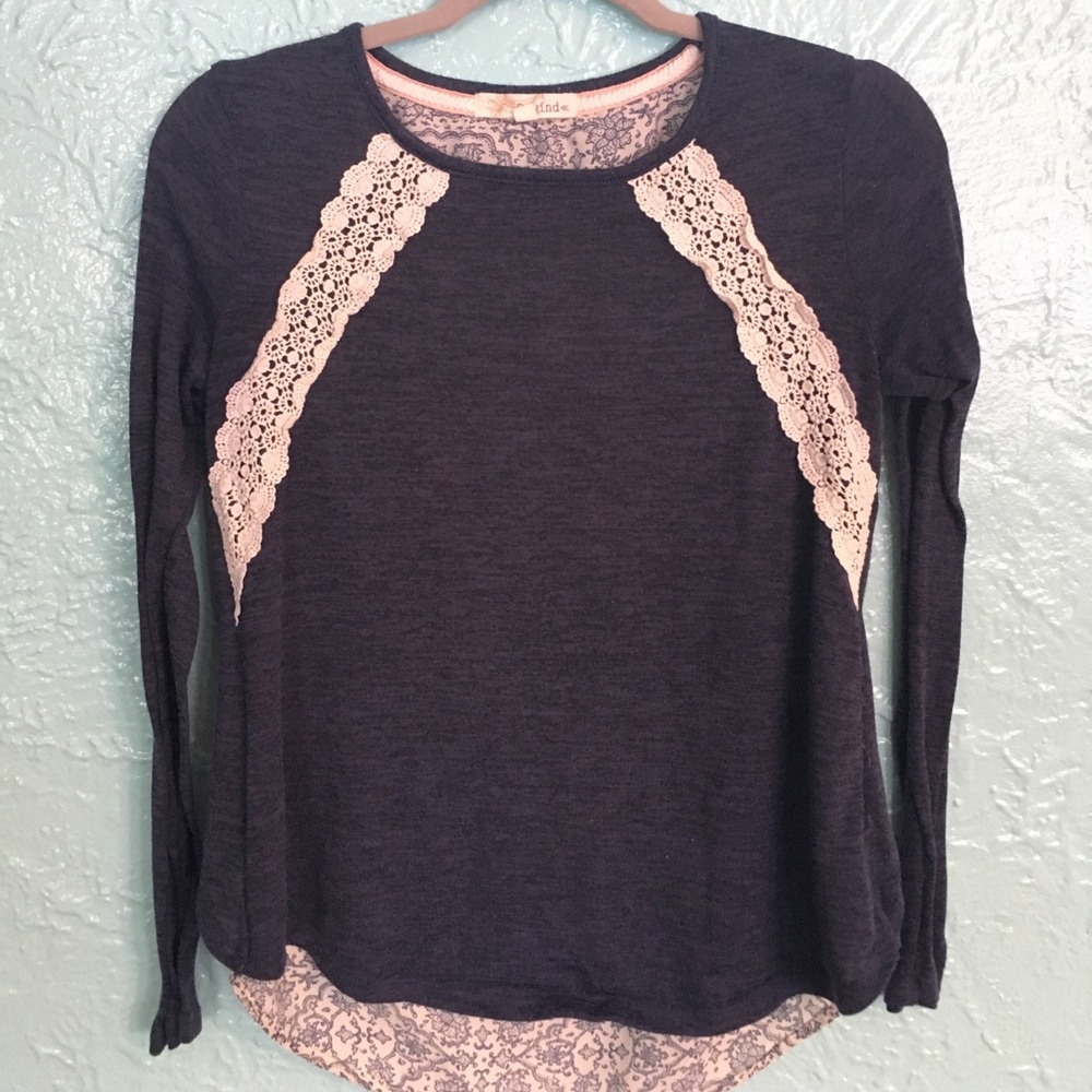 Fun Cut Out Back Long Sleeve Tee S Small